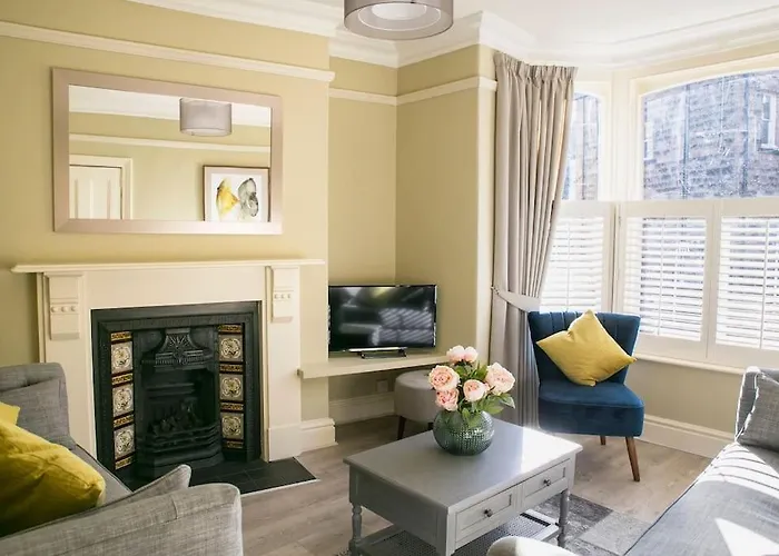 Valley Road, Fabulous 4 Bedroom House